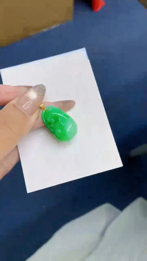 颈饰18K金镶嵌翡翠1