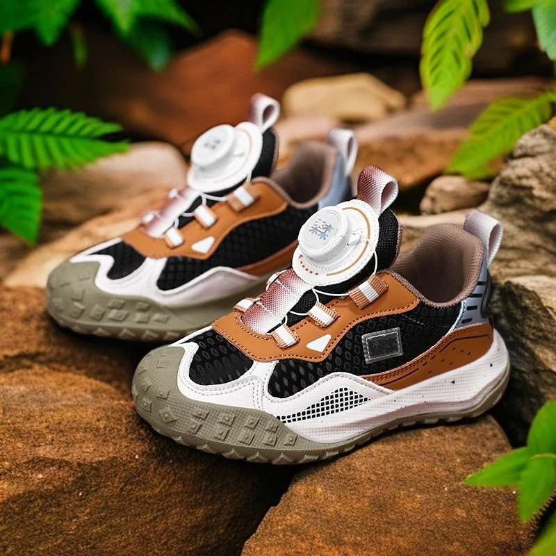 男童春秋款皮面儿童运动鞋旋转扣户外登山防滑中大童休闲童鞋