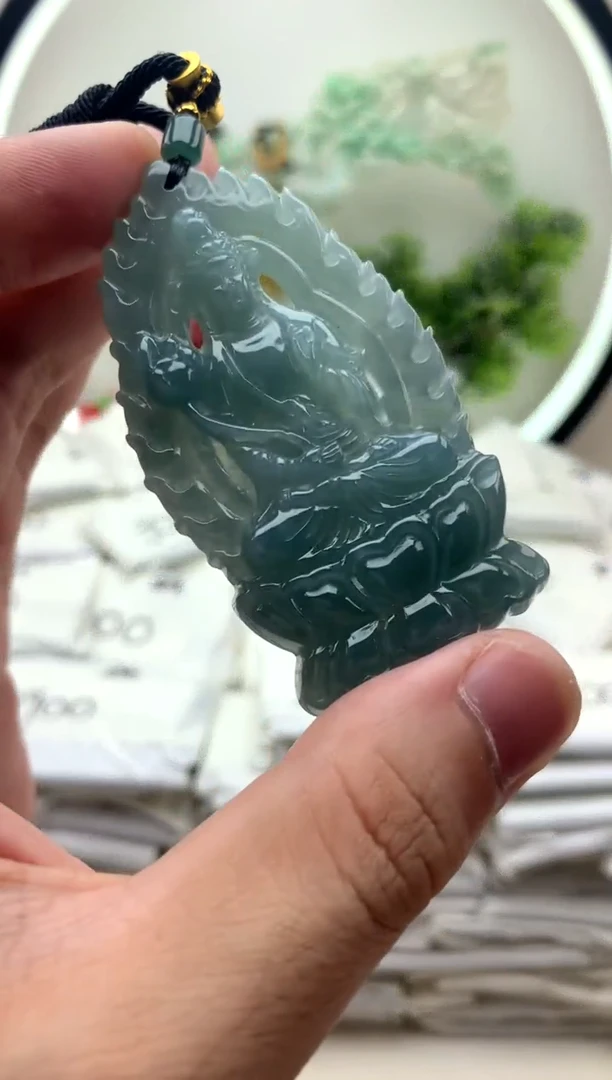 颈饰未镶嵌翡翠大势至