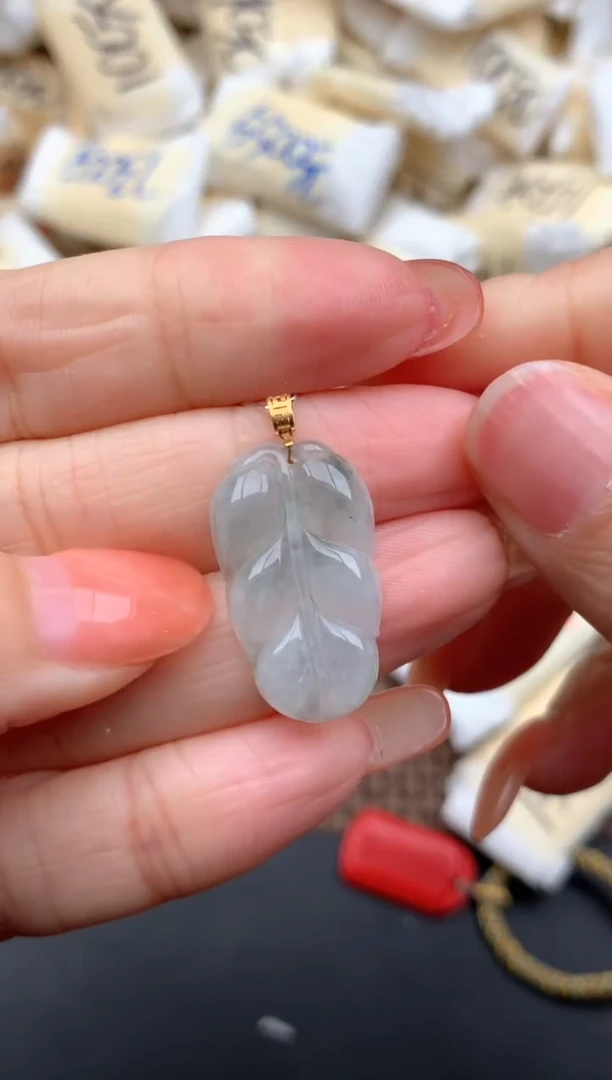 18K金镶嵌挂件翡翠福利