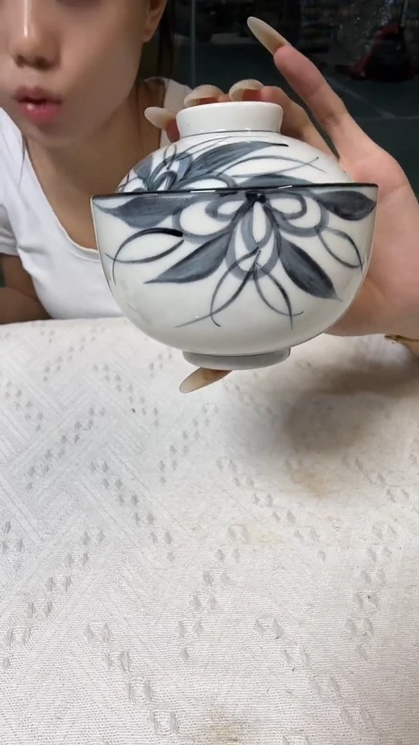陶瓷白墨手绘花盖碗单个