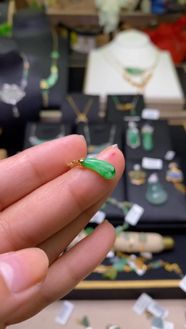 【闪购商品】翡翠颈饰18K金镶嵌净货17930