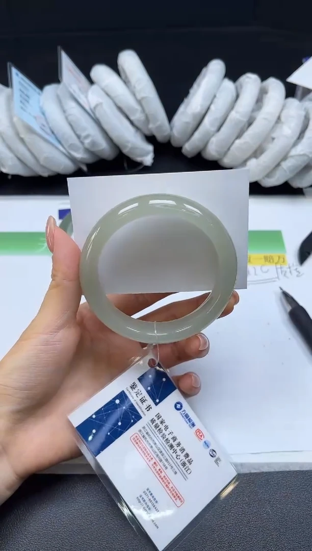 未镶嵌手镯石英质玉037-58