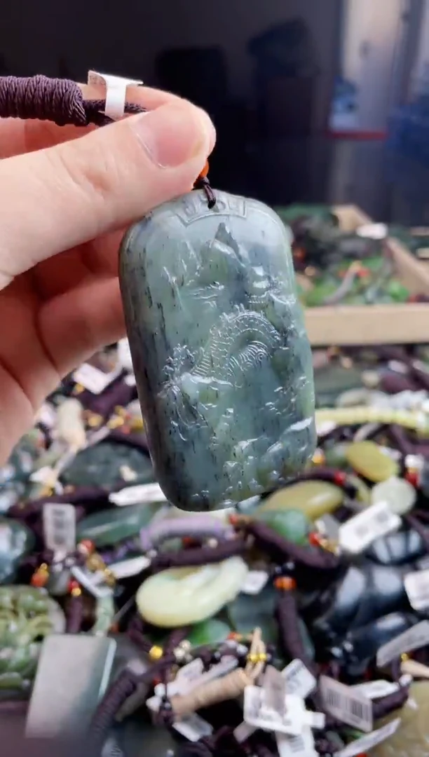 颈饰未镶嵌和田玉1