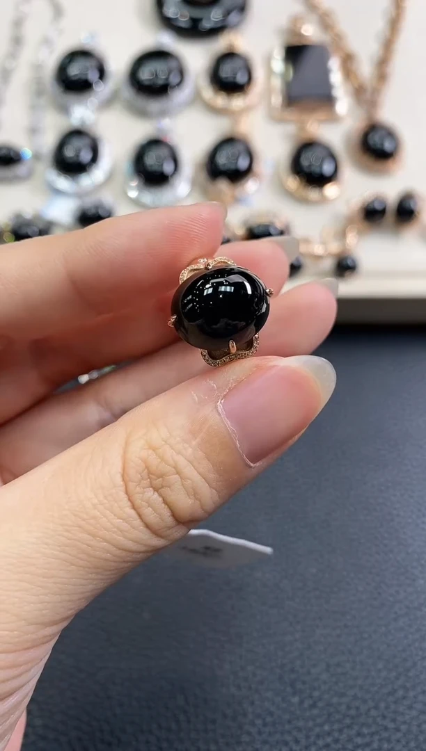 翡翠戒指18K金镶嵌春日珠宝 D25