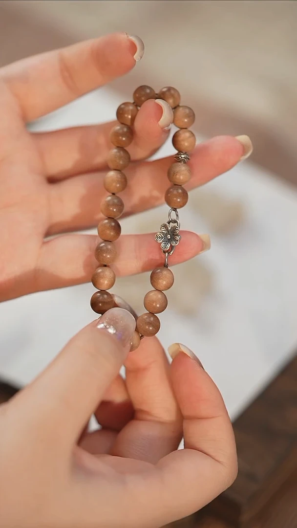 檀香木其他孤品/老山檀 黑肉 小花 单圈手串