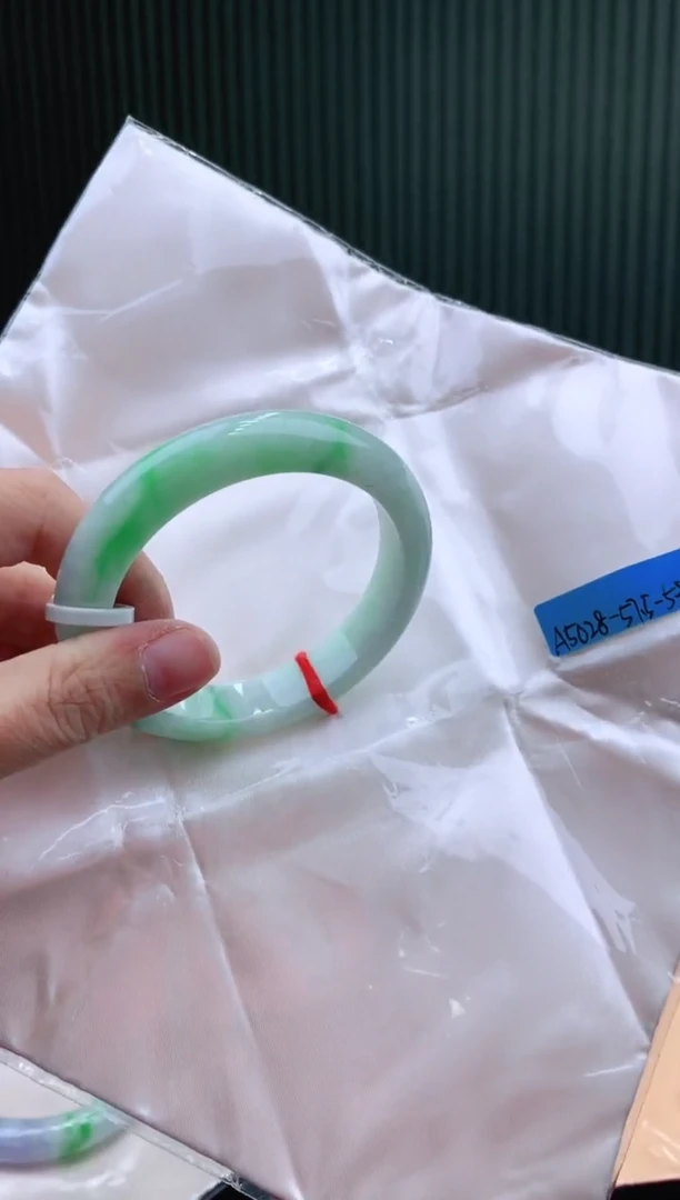 未镶嵌手镯翡翠58