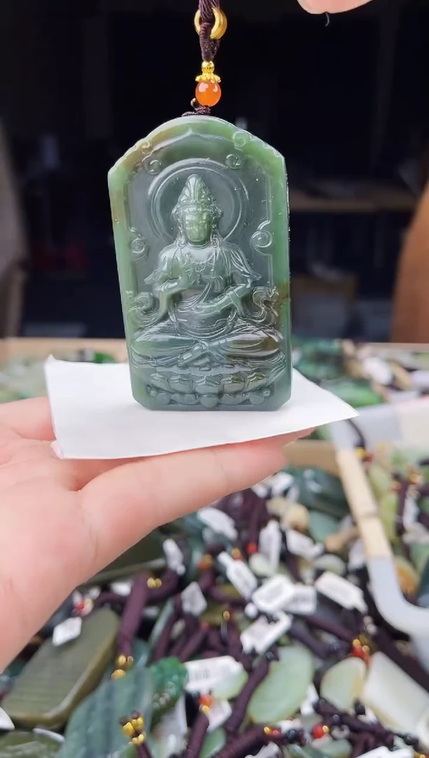 颈饰未镶嵌和田玉1