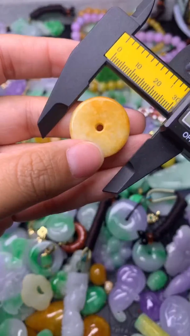 颈饰未镶嵌翡翠缅甸翡翠吊坠