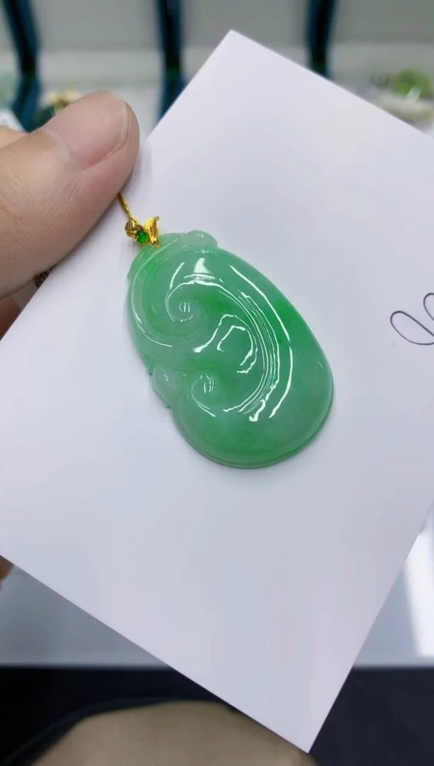 颈饰18K金镶嵌翡翠翡翠