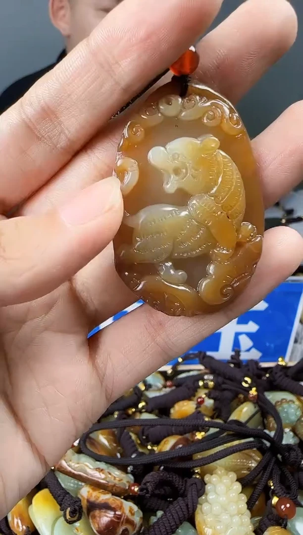 和田玉未镶嵌颈饰1