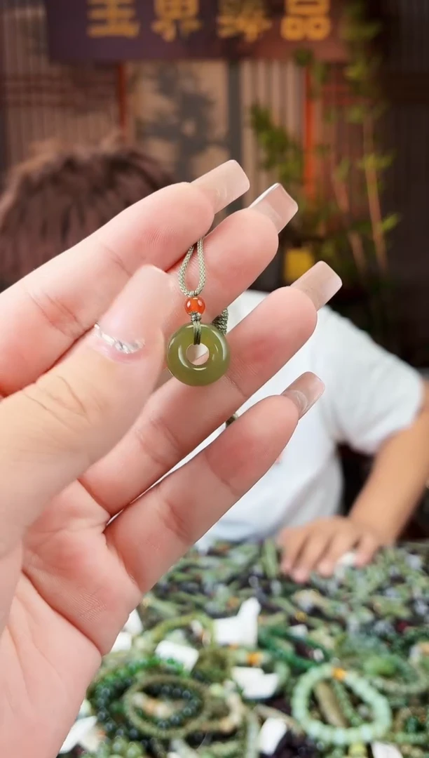 和田玉未镶嵌颈饰拍一发一