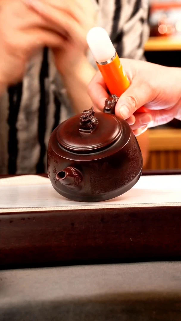 茶壶紫砂古乌泥 龙龟 刻绘