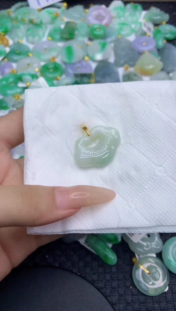 颈饰未镶嵌翡翠天然缅甸A货翡翠1