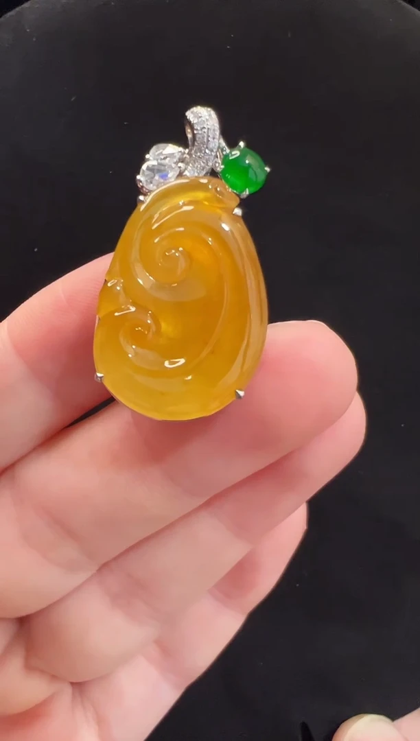 吊坠(不含链)18K金镶嵌翡翠高冰黄翡如意吊坠