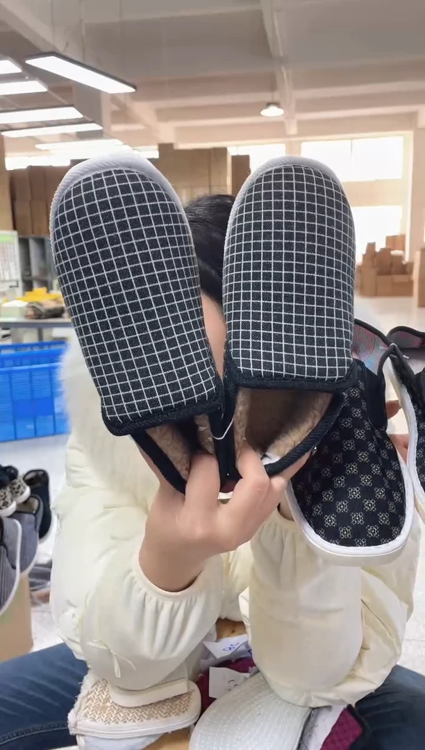 3-15黑格棉鞋37码