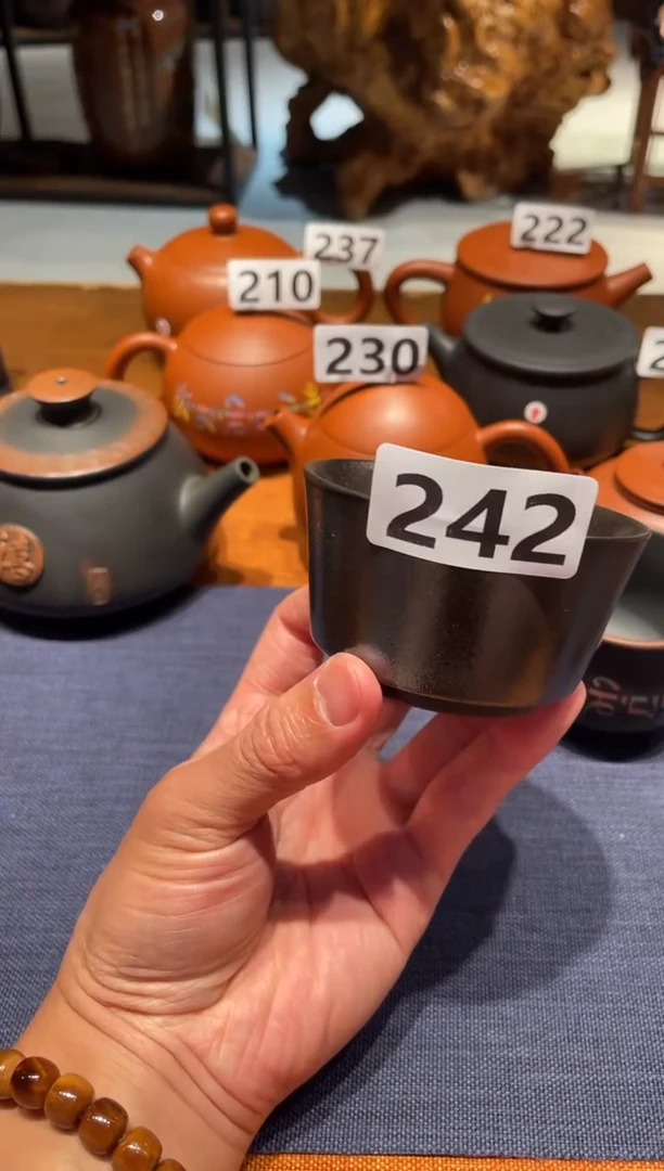 用****1建水紫陶 主人杯放漏/B242