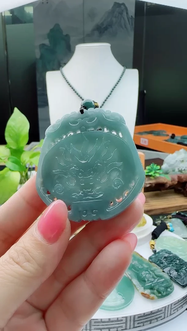 【闪购商品】翡翠颈饰未镶嵌多样性随机一件发货