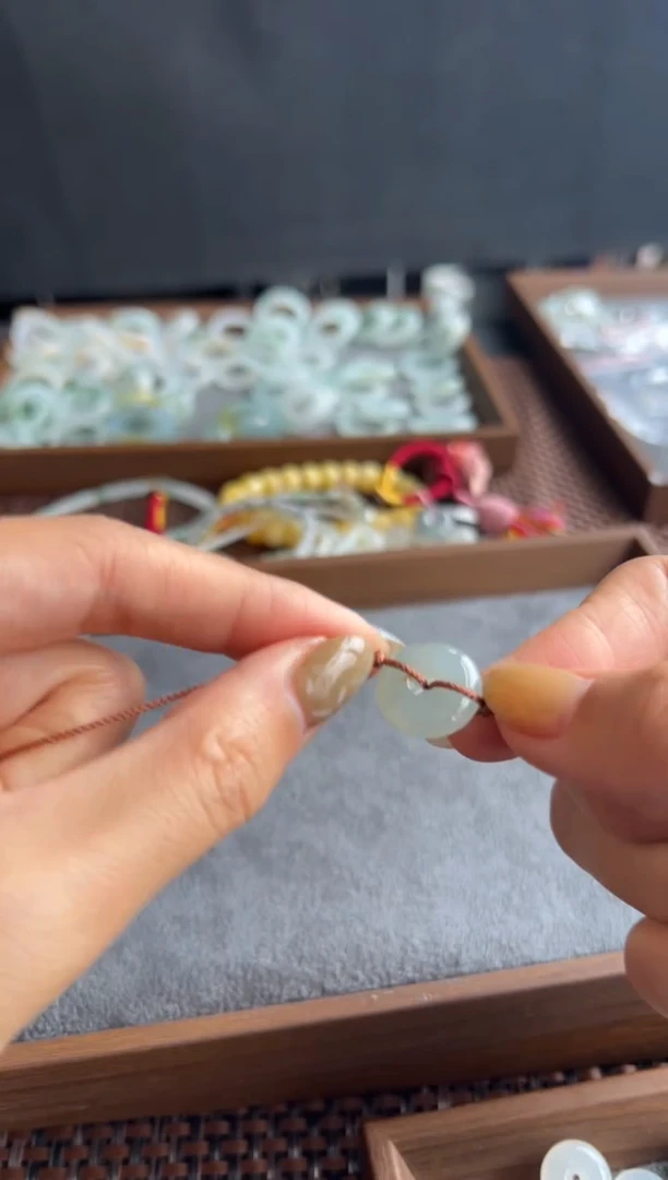 【闪购商品】翡翠手绳未镶嵌502买断