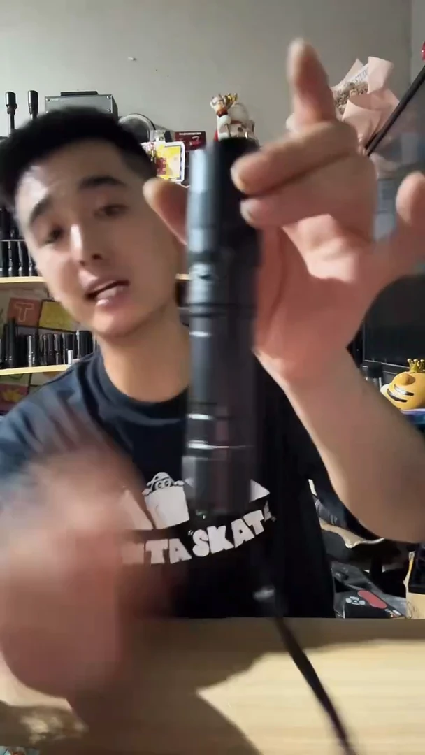 合金调焦手电26650型号无电池