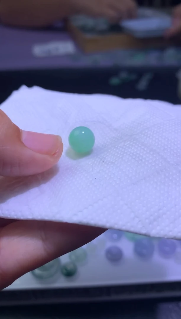 未镶嵌定制翡翠毛货