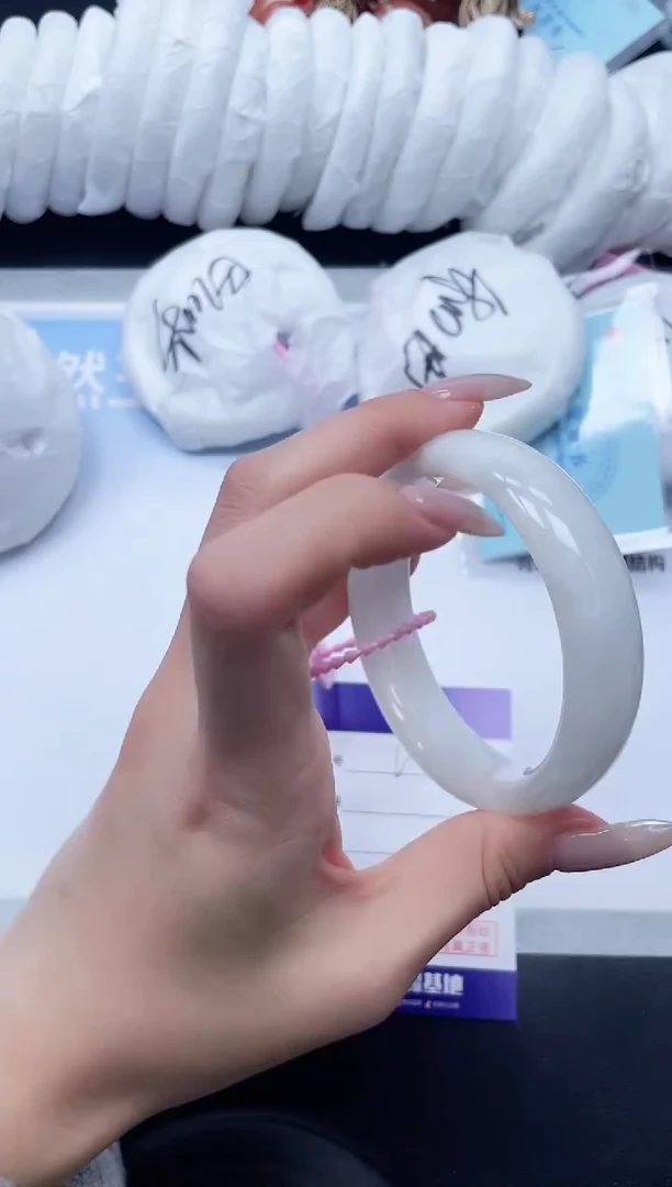 未镶嵌手镯和田玉17V82-58