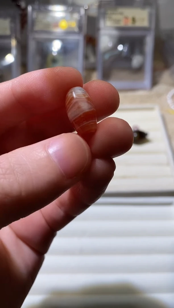 未镶嵌玛瑙/玉髓珠宝奇石西亚 红色 缠丝 佛眼 16.9x10