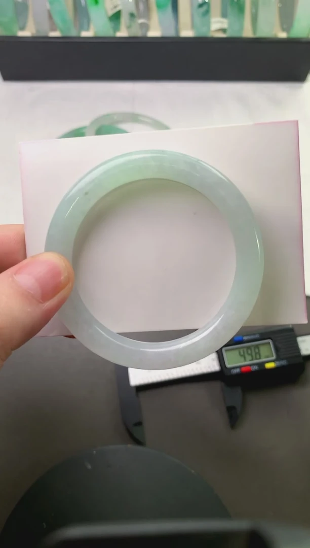 翡翠手镯（圆镯）未镶嵌53*8.8*8.6