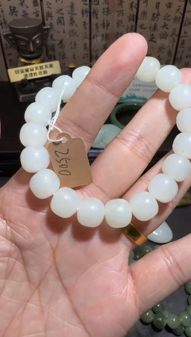 未镶嵌和田玉挂件和田玉