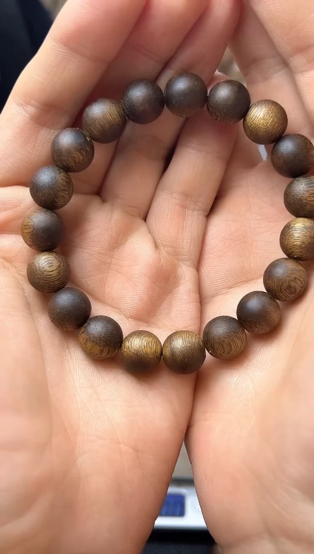 沉香手串@**哥莺歌绿奇楠乌身圆叶圆珠11mm单圈