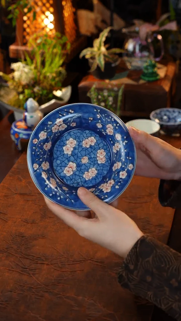 青花釉里红冰梅蓝底壶承