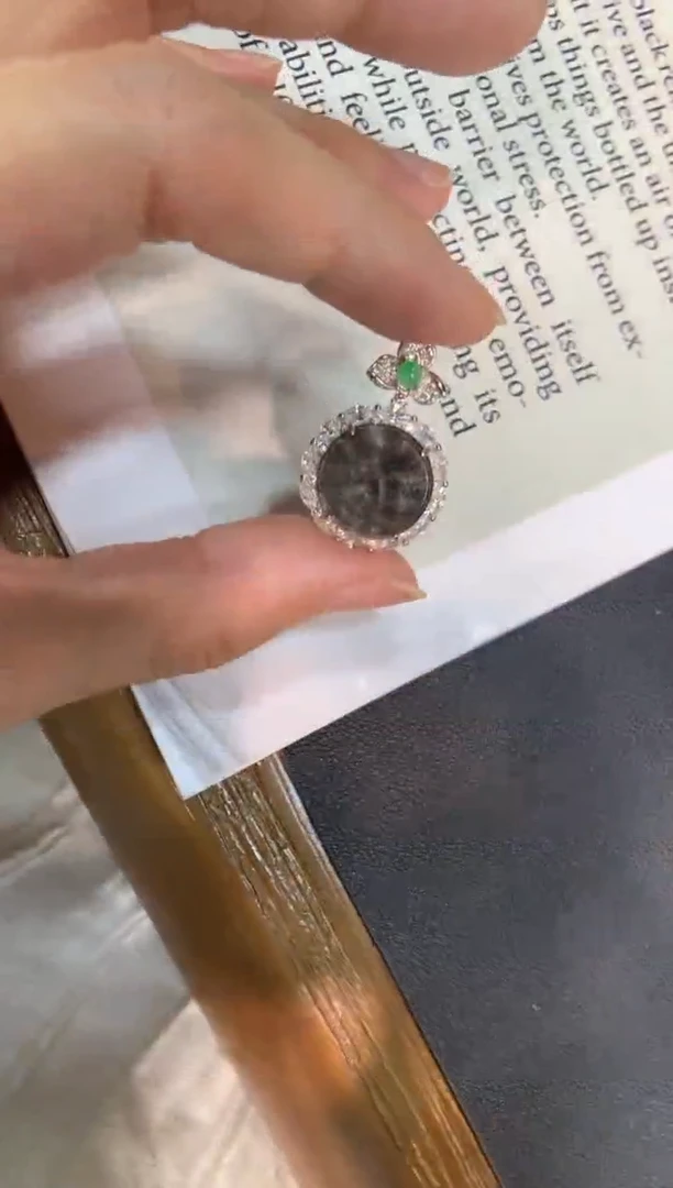 翡翠银S925镶嵌颈饰无事牌