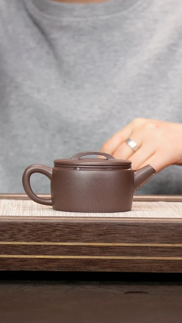 茶壶紫砂四号井底槽清 汉瓦 梅小章