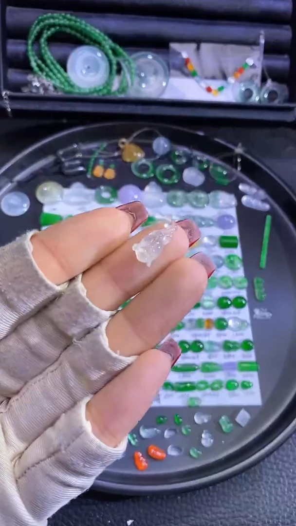 未镶嵌挂件翡翠花