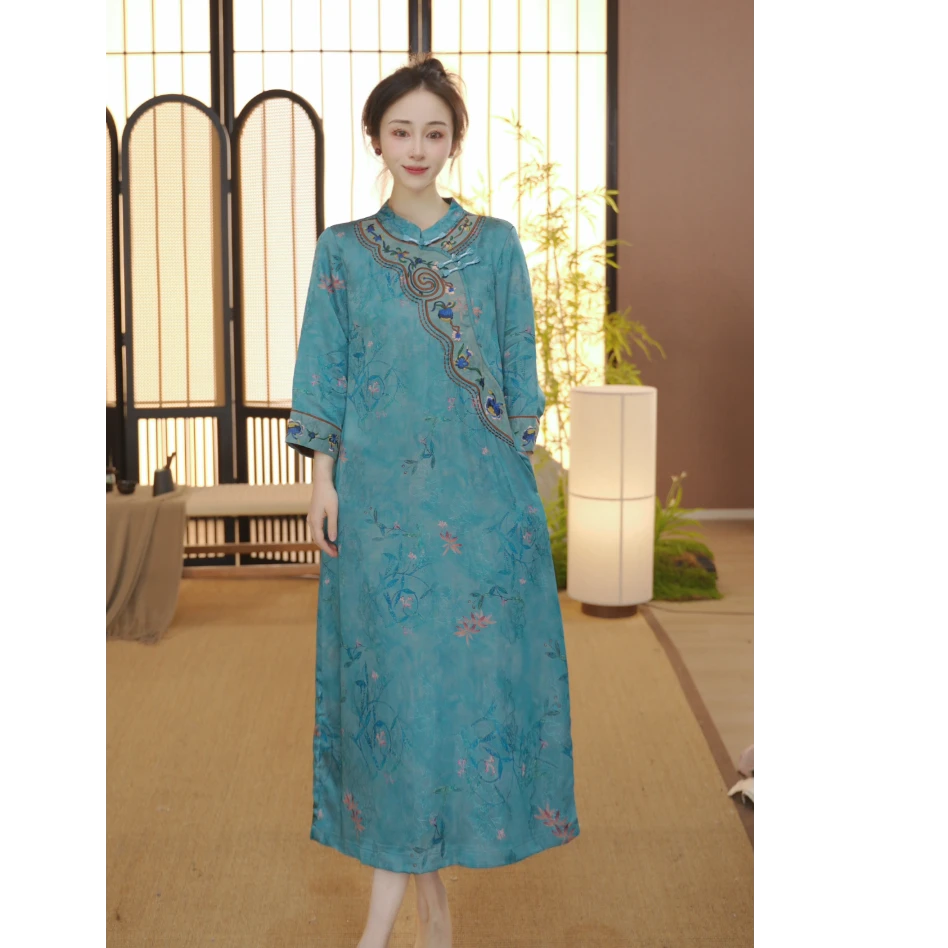 （青花盏）中式刺绣改良中式斜襟春夏季女装宽松连衣裙 FS2411416