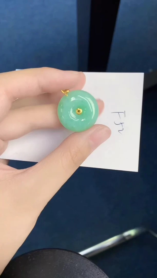 翡翠18K金镶嵌颈饰天然翡翠緬甸A貨