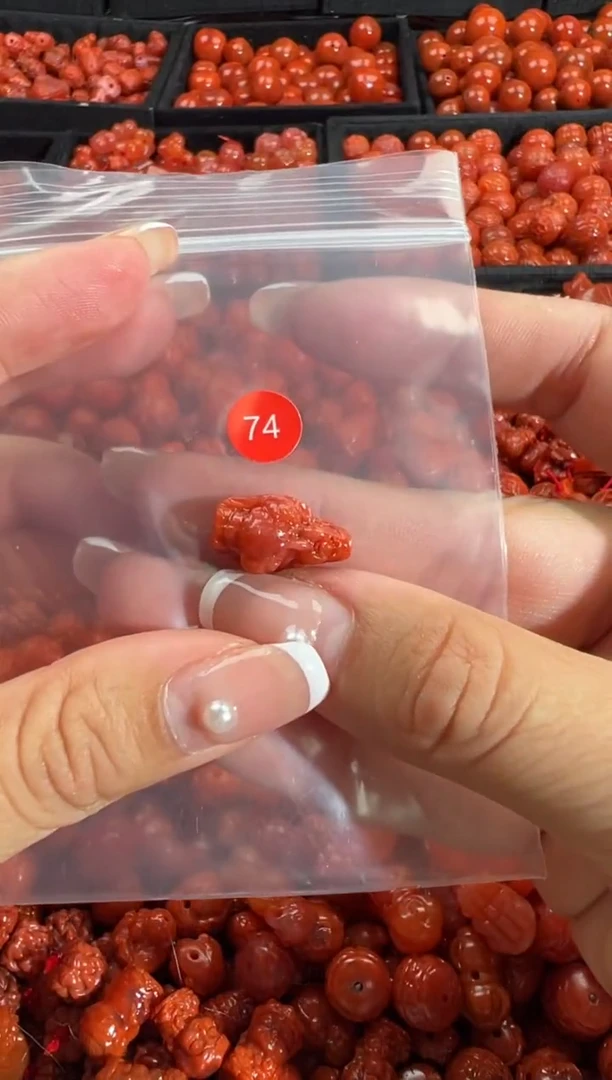 颈饰未镶嵌南红玛瑙1