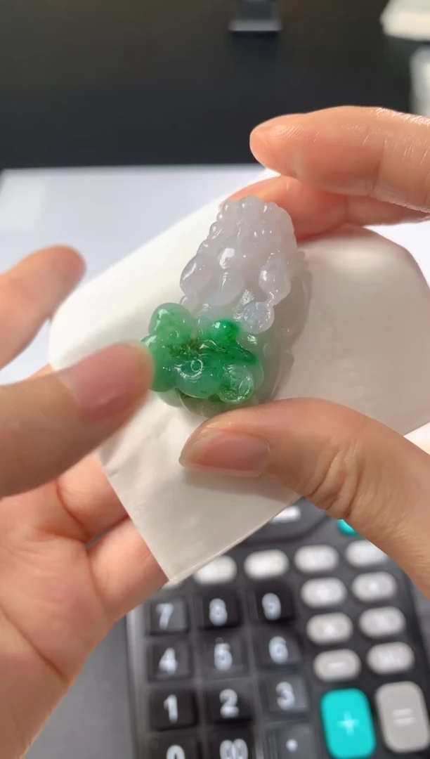 未镶嵌定制翡翠L****?毛货抛光