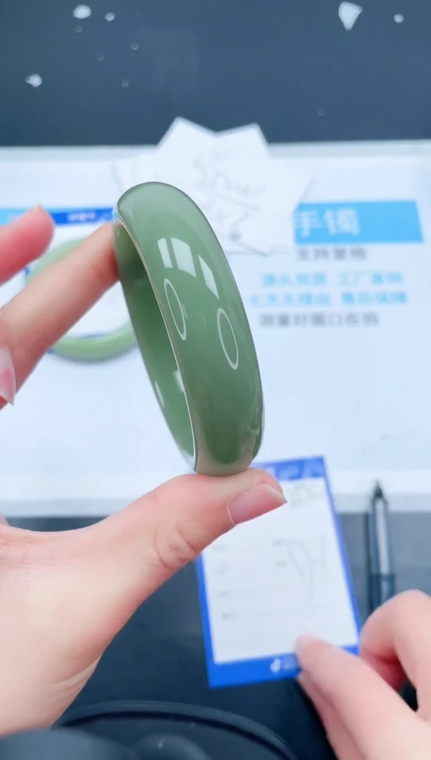 【闪购商品】石英质玉手镯未镶嵌354-57