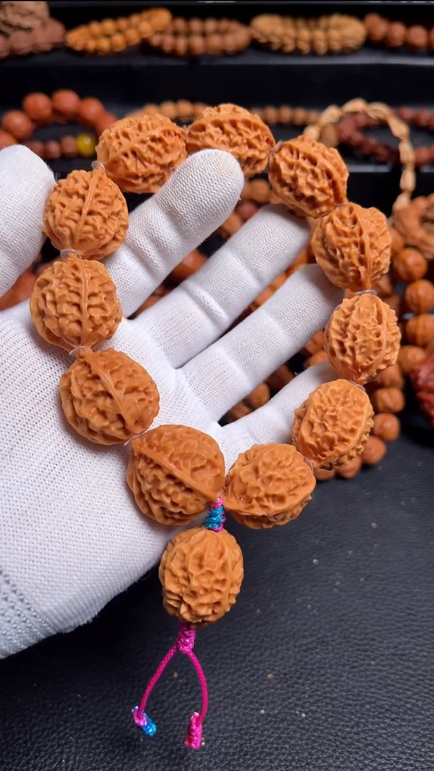 吊坠桃核文玩手串