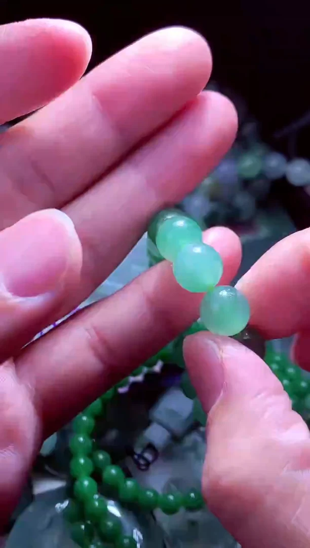 未镶嵌定制翡翠岁***?翡翠毛货定制571965