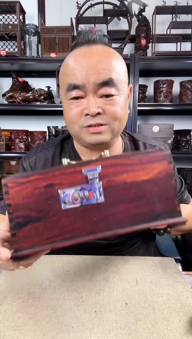 木747瑕疵老李红木工艺品