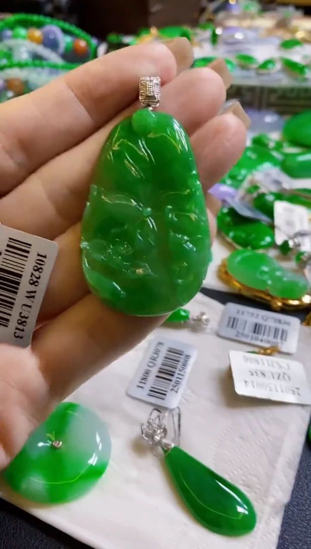 【闪购商品】定制翡翠18K金镶嵌荷叶