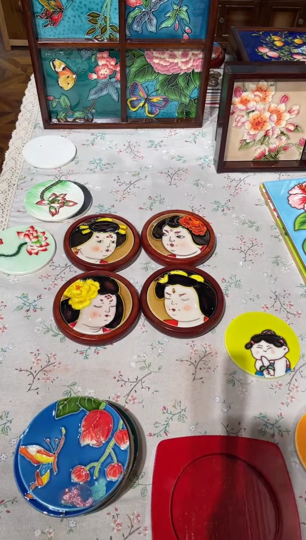 陶瓷蜗*?仕女图四个杯垫