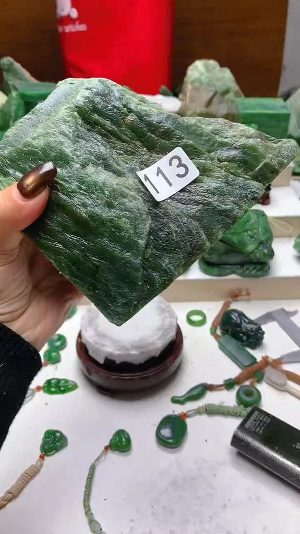 未镶嵌和田玉摆件1