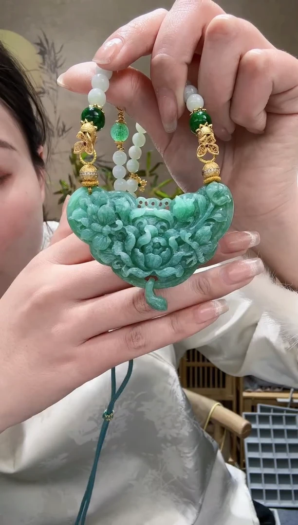 【闪购商品】翡翠颈饰未镶嵌吊坠