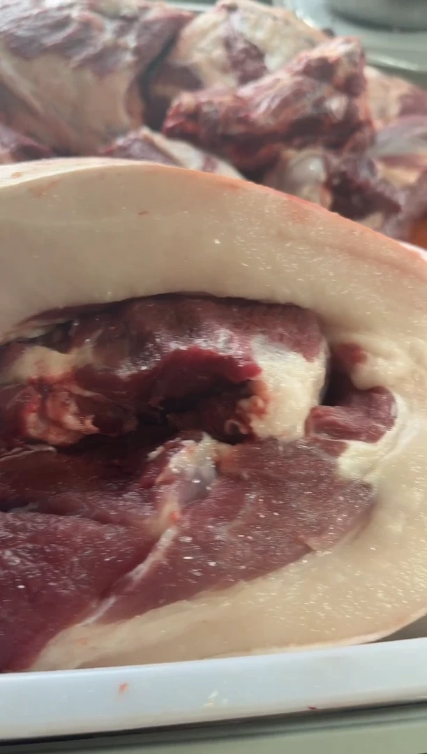 中国大陆180食用农产品枫**了新鲜现杀现宰猪前漕肉4.46枫叶红了