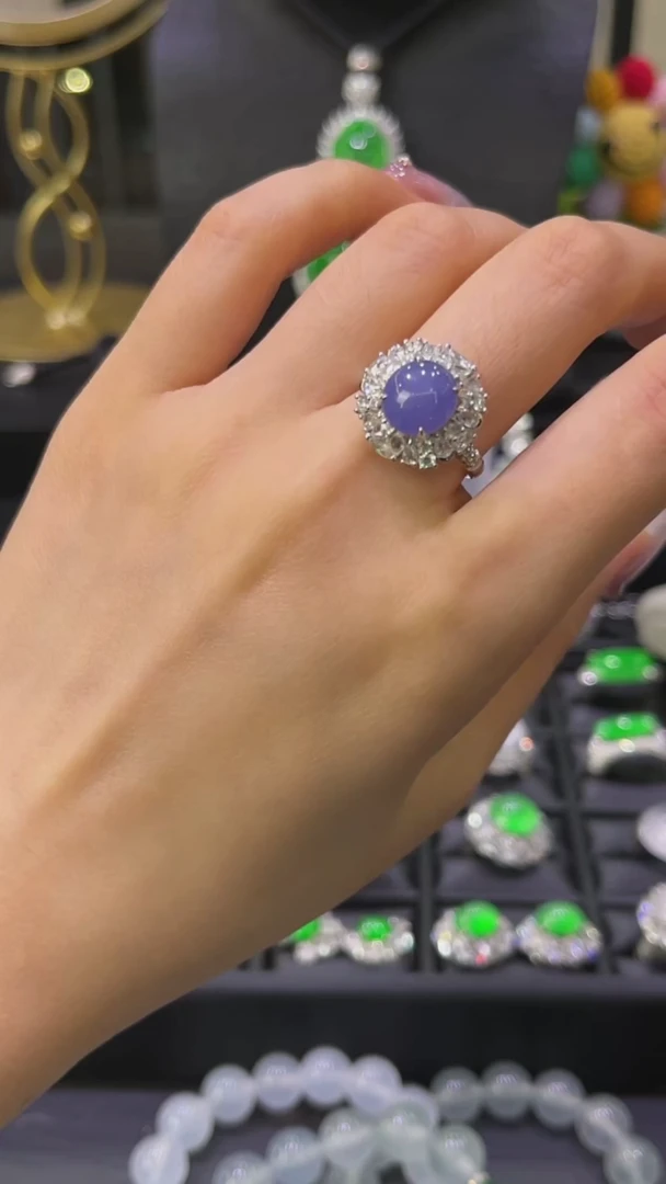 18K金镶嵌戒指翡翠戒指