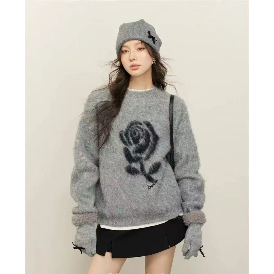 7106【千炫女装】冬季新款纯色花朵图案时尚百搭拉毛上衣