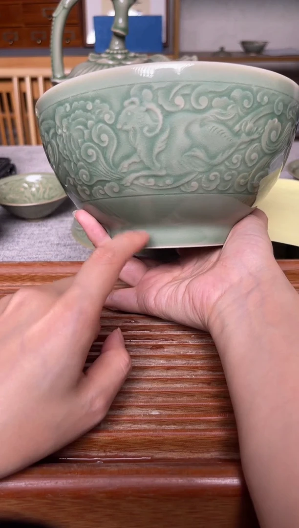 瓷器青瓷三羊碗 二级